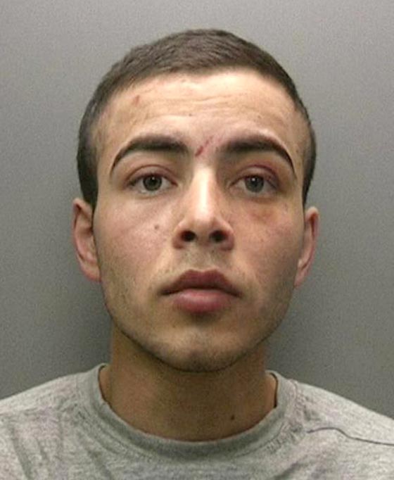  قطعة شوكولاتة تقود الشرطة مجرم خطف طفلا وهدد بقتله صورة رقم 2