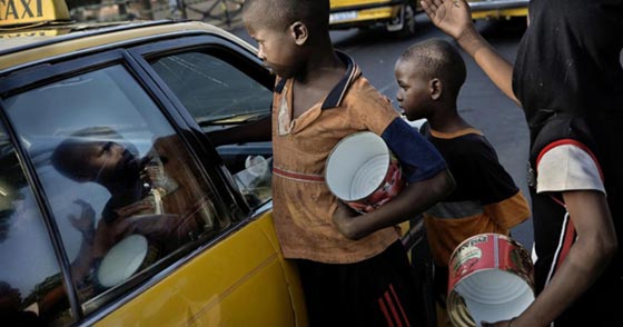  رئيس السنغال يتوعد بسجن معلمين ارسلوا طلابهم للتسول في الشوارع صورة رقم 2