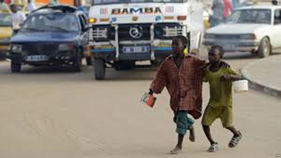  رئيس السنغال يتوعد بسجن معلمين ارسلوا طلابهم للتسول في الشوارع صورة رقم 6