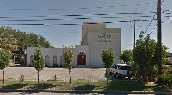 العيد في الغرب.. مسلمون يتعرضون لهجمات بالرصاص ولحم الخنزير صورة رقم 2