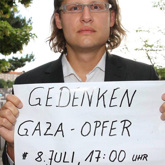 صحفي الماني مشهور يعلن اسلامه خلال صلاة العيد صورة رقم 5