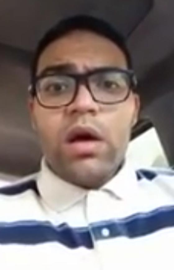 من غرائب العيد.. فتاة تصلي بال (هوت شورت) وشاب بالقرب من كلب!! صورة رقم 1