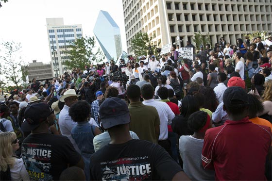 دالاس: تظاهرة ضد عنف الشرطة تسفر عن مقتل واصابة 11 ضابطا!! صورة رقم 3