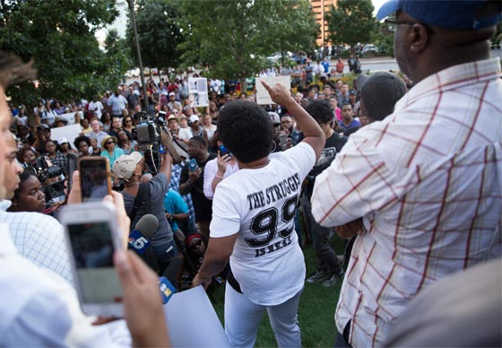 دالاس: تظاهرة ضد عنف الشرطة تسفر عن مقتل واصابة 11 ضابطا!! صورة رقم 2