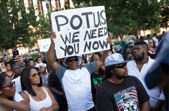 دالاس: تظاهرة ضد عنف الشرطة تسفر عن مقتل واصابة 11 ضابطا!! صورة رقم 9