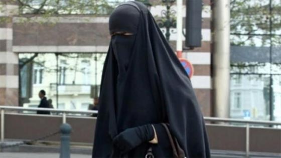 سويسرا تشرع بتطبيق قانون حظر النقاب.. المخالف يُغرم بالاف دولار صورة رقم 2