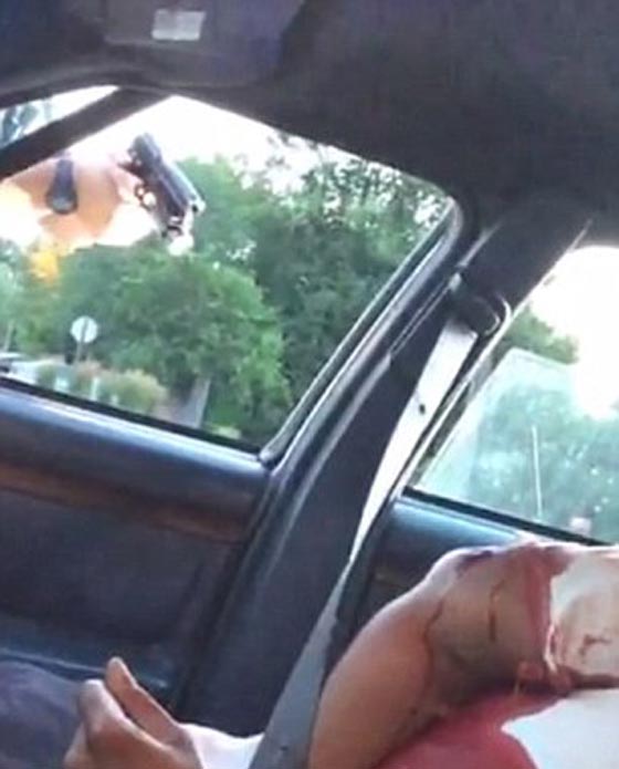 شاهد قتل الشرطة الامريكية لرجل.. كما التقطته صديقته مباشرة صورة رقم 2