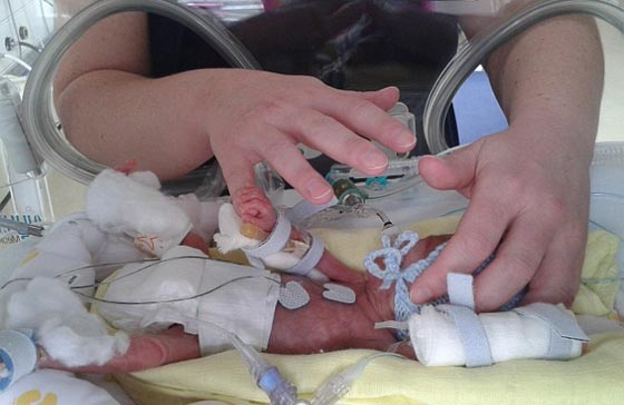 ام تفاجأ بصورة طفلها المتوفى على فيسبوك في عملية احتيال لجني النقود صورة رقم 3