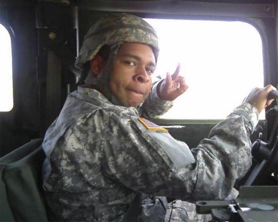  قاتل عناصر الشرطة في دالاس جندي امريكي حارب في افغانستان صورة رقم 1