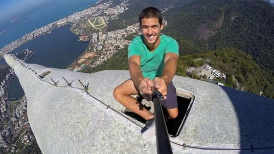 كروايتا تحذر السياح: لا تلتقطوا صور سيلفي خطرة وسخيفة! صورة رقم 1 كروايتا تحذر السياح: لا تلتقطوا صور سيلفي خطرة وسخيفة! صورة رقم 1