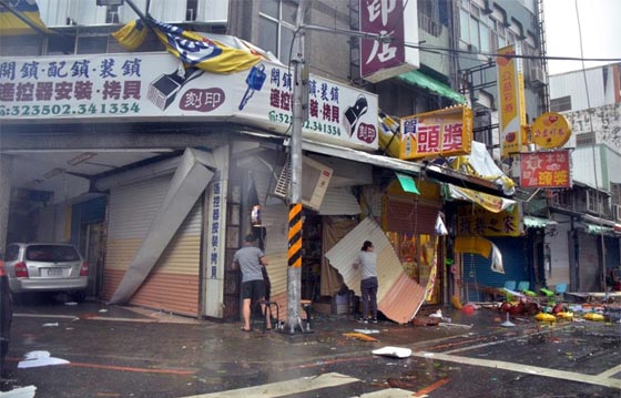 قتلى وجرحى في اعصار تايوان ورياح تصل سرعتها 240 كم  صورة رقم 5