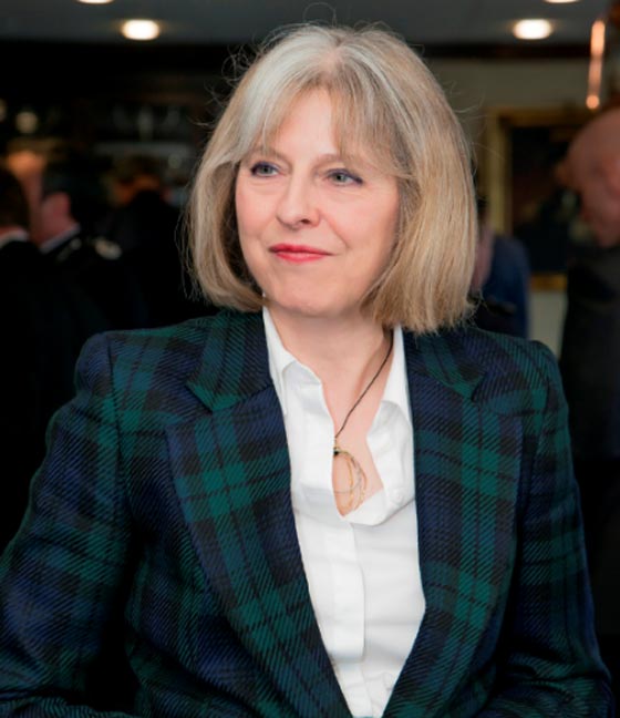 مرشحة لخلافة كاميرون تريد هزم منافستها بامومتها!! صورة رقم 7