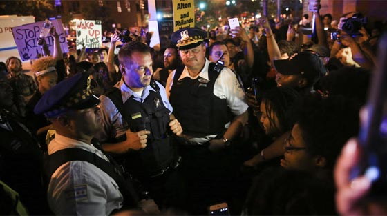 15 اصابة تصعد احداث دالاس وتهز الاساس صورة رقم 1