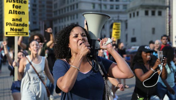 15 اصابة تصعد احداث دالاس وتهز الاساس صورة رقم 8