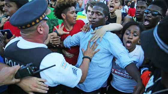 15 اصابة تصعد احداث دالاس وتهز الاساس صورة رقم 2