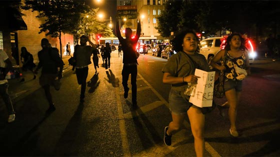 15 اصابة تصعد احداث دالاس وتهز الاساس صورة رقم 6