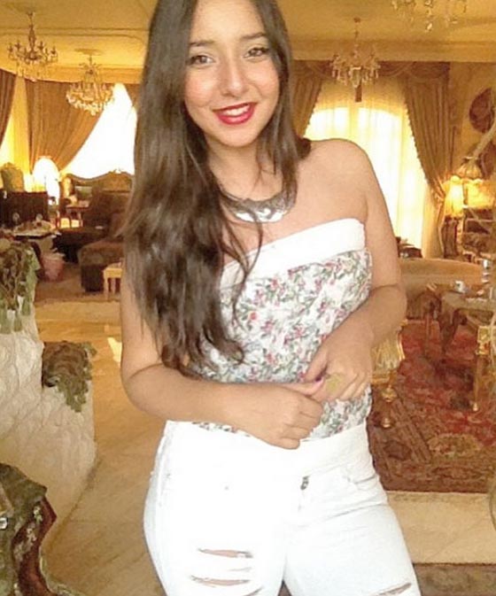 صور هنا الزايد مع شقيقتيها: نسخة طبق الاصل صورة رقم 14