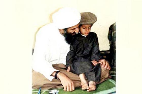 حمزة بن لادن يتوعد الولايات المتحدة بضربة انتقاما لوالده اسامة صورة رقم 1