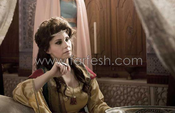 صور فنانة سورية مشهورة في طفولتها تمثل في برنامج افتح يا سمسم صورة رقم 2