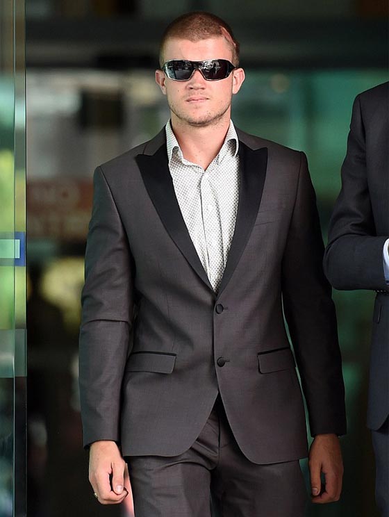 محاكمة استرالي يقتلع راس فأر ويأكله.. فيديو صورة رقم 3