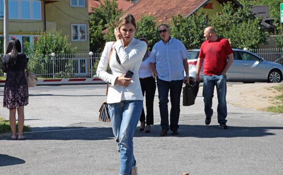 تهمة الشروع بالقتل تدخل ملكة جمال البوسنة الى السجن.. فيديو صورة رقم 4