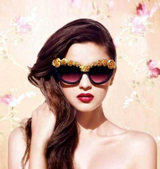  نجمات بوليوود يرتدين النظارات الشمسية.. فمن ارتدت النظارة الأجمل؟ صورة رقم 10