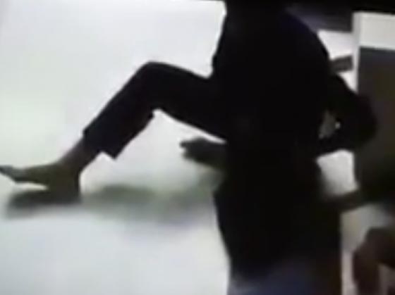 شاهد كيف تم القبض على نشالين في الحرم المكي صورة رقم 2 شاهد كيف تم القبض على نشالين في الحرم المكي صورة رقم 2