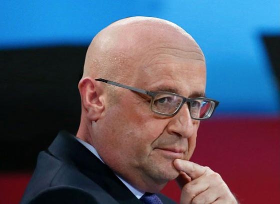 صدق او لا.. شَعر هولاند يكلف الخزينة الفرنسية 10 الاف يورو شهريا!!  صورة رقم 6