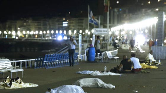 فرنسي تونسي هو منفذ عملية الدهس في نيس والحصيلة 84 قتيلا صورة رقم 17 فرنسي تونسي هو منفذ عملية الدهس في نيس والحصيلة 84 قتيلا صورة رقم 17