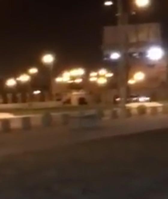 فيديو للحظة اصطدام وتحطم سيارة مسروقة بسبب تهور سائقها صورة رقم 2 فيديو للحظة اصطدام وتحطم سيارة مسروقة بسبب تهور سائقها صورة رقم 2