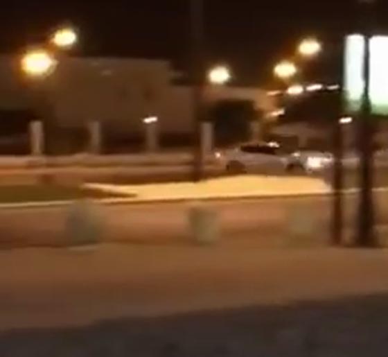 فيديو للحظة اصطدام وتحطم سيارة مسروقة بسبب تهور سائقها صورة رقم 3 فيديو للحظة اصطدام وتحطم سيارة مسروقة بسبب تهور سائقها صورة رقم 3