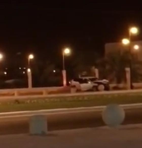 فيديو للحظة اصطدام وتحطم سيارة مسروقة بسبب تهور سائقها صورة رقم 1 فيديو للحظة اصطدام وتحطم سيارة مسروقة بسبب تهور سائقها صورة رقم 1