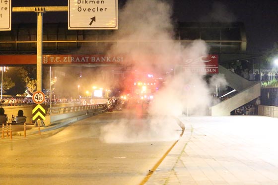 اردوغان: 10 دقائق كانت تفصل بيني وبين الموت او الاعتقال صورة رقم 15