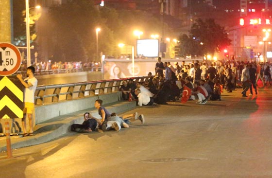 اردوغان: 10 دقائق كانت تفصل بيني وبين الموت او الاعتقال صورة رقم 12