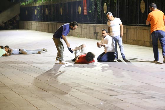 اردوغان: 10 دقائق كانت تفصل بيني وبين الموت او الاعتقال صورة رقم 11