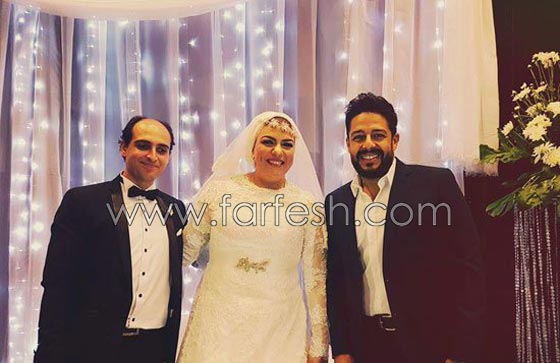 محمد حماقى يفاجئ احدى معجباته ويحقق حلمها بحضور حفل زفافها صورة رقم 2