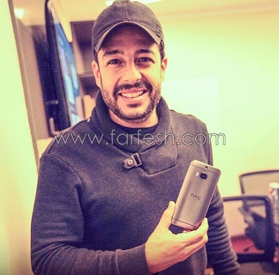 محمد حماقى يفاجئ احدى معجباته ويحقق حلمها بحضور حفل زفافها صورة رقم 6