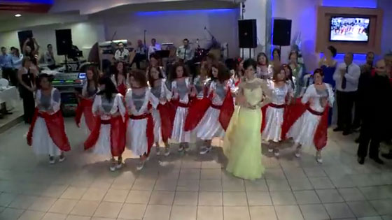 4 عرائس من الناصرة في وصلة رقص شرقي مميز ليلة الزفاف  صورة رقم 11