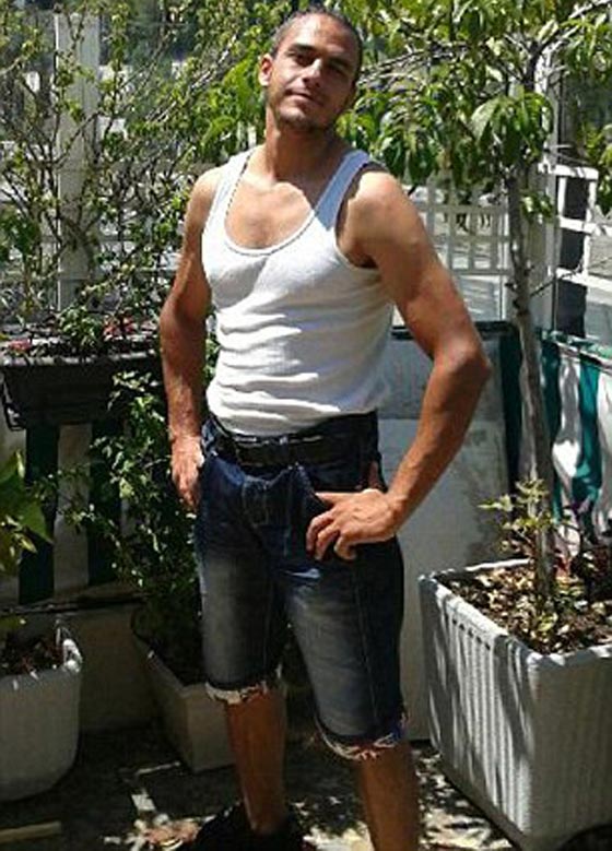 صور سفاح نيس الداعشي خلال استعراض عضلاته عل شاطئ فرنسي صورة رقم 4 صور سفاح نيس الداعشي خلال استعراض عضلاته عل شاطئ فرنسي صورة رقم 4