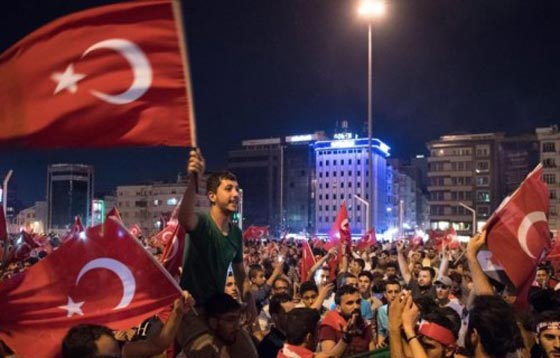 كاهن كاثوليكي: ائمة المساجد في تركيا حرضوا الناس على دعم اردوغان صورة رقم 2