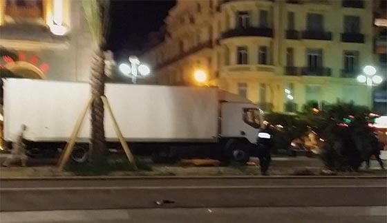 فيديو مروع للحظة تنفيذ هجوم نيس من زاوية لم تشاهدها من قبل صورة رقم 2