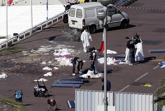 فيديو مروع للحظة تنفيذ هجوم نيس من زاوية لم تشاهدها من قبل صورة رقم 3