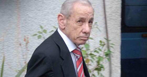 صور: يسرا تستقبل المعزين في وفاة عم زوجها الكابتن طارق سليم صورة رقم 2