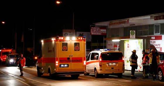 لاجئ افغاني يهاجم ركاب قطار بالمانيا بفأس وسكين والشرطة تقتله صورة رقم 1