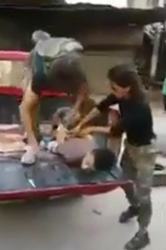 جريمة مقززة.. ذبح طفل فلسطيني على يد المعارضة السورية!! صورة رقم 4 جريمة مقززة.. ذبح طفل فلسطيني على يد المعارضة السورية!! صورة رقم 4