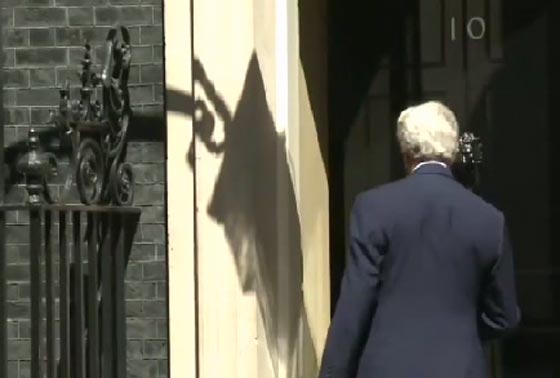 موقف محرج يطارد جون كيري في بريطانيا صورة رقم 4