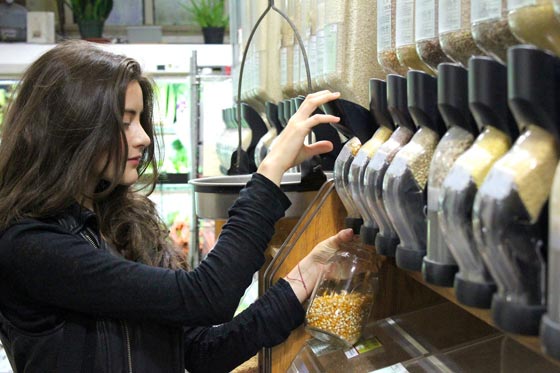 فتاة تعيش حياة خالية من النفايات لهذا السبب  صورة رقم 15