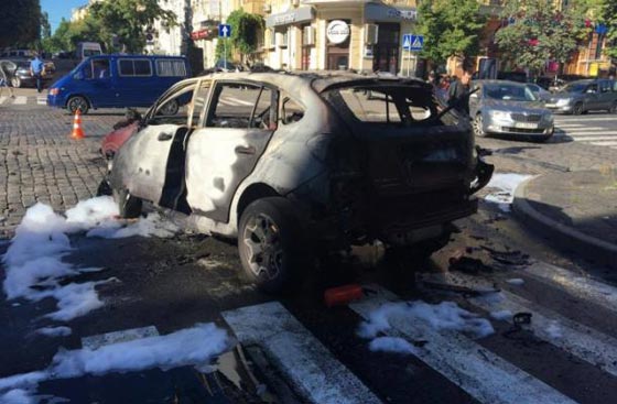 بالفيديو من كييف.. شاهد لحظة انفجار سيارة الصحفي بافل شيريميت صورة رقم 3