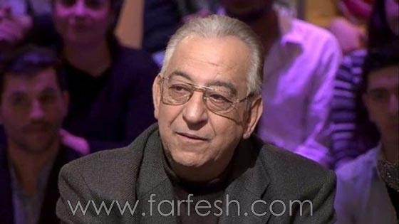 صور احمد راتب بالملابس الداخلية في مقهى شعبي: هل أصيب بالزهايمر؟ صورة رقم 5