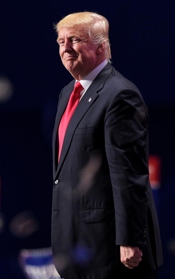 ترامب يخاف تغيير تسريحته وشعره طبيعي ويكثر عليه من الجيل صورة رقم 11